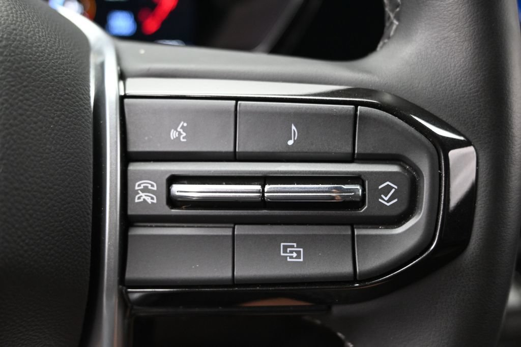 Used 2024 Chevrolet Colorado LT w/ LT Convenience Package II RWD image 22