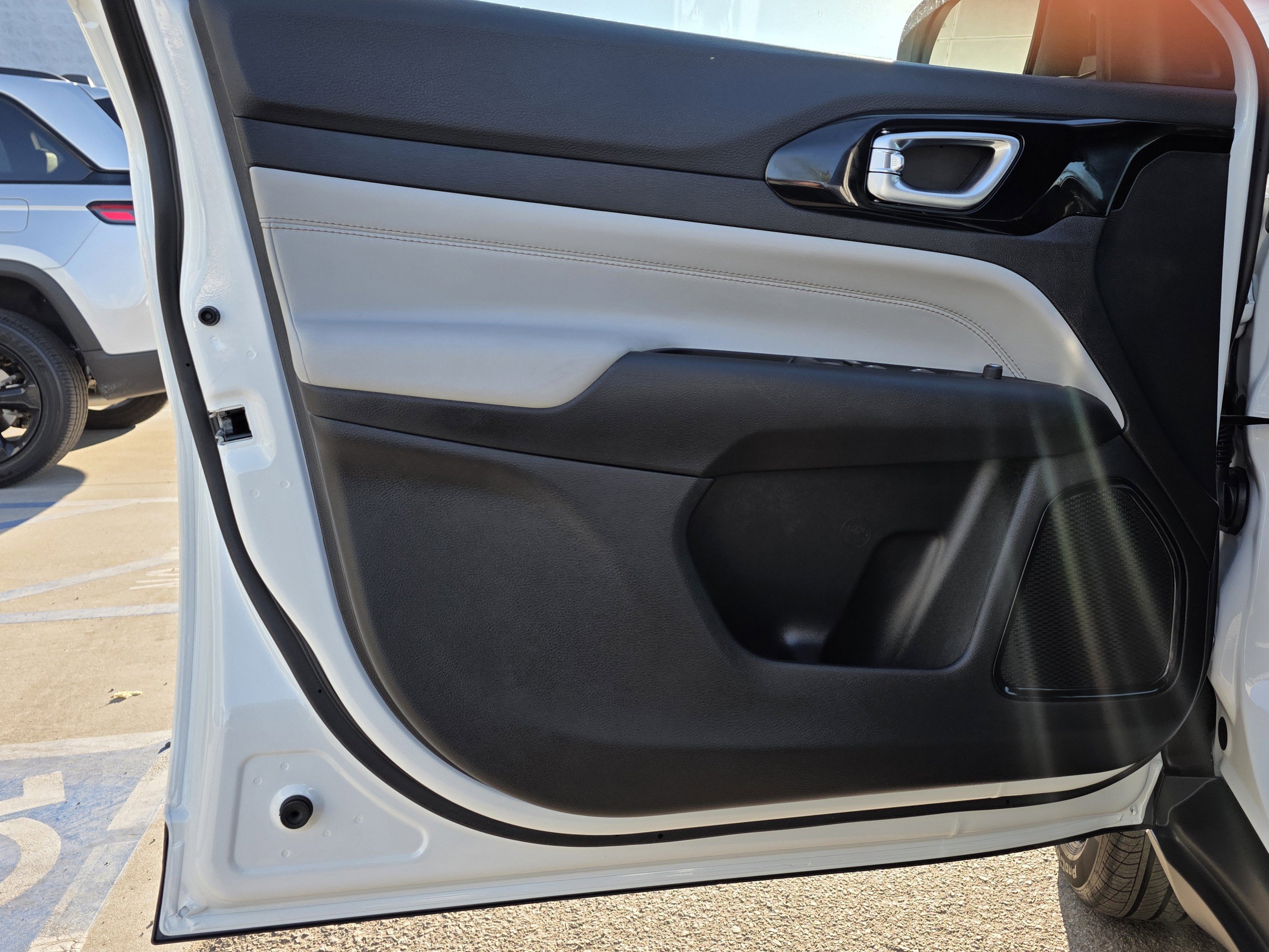 New 2026 Jeep Compass Limited image 16