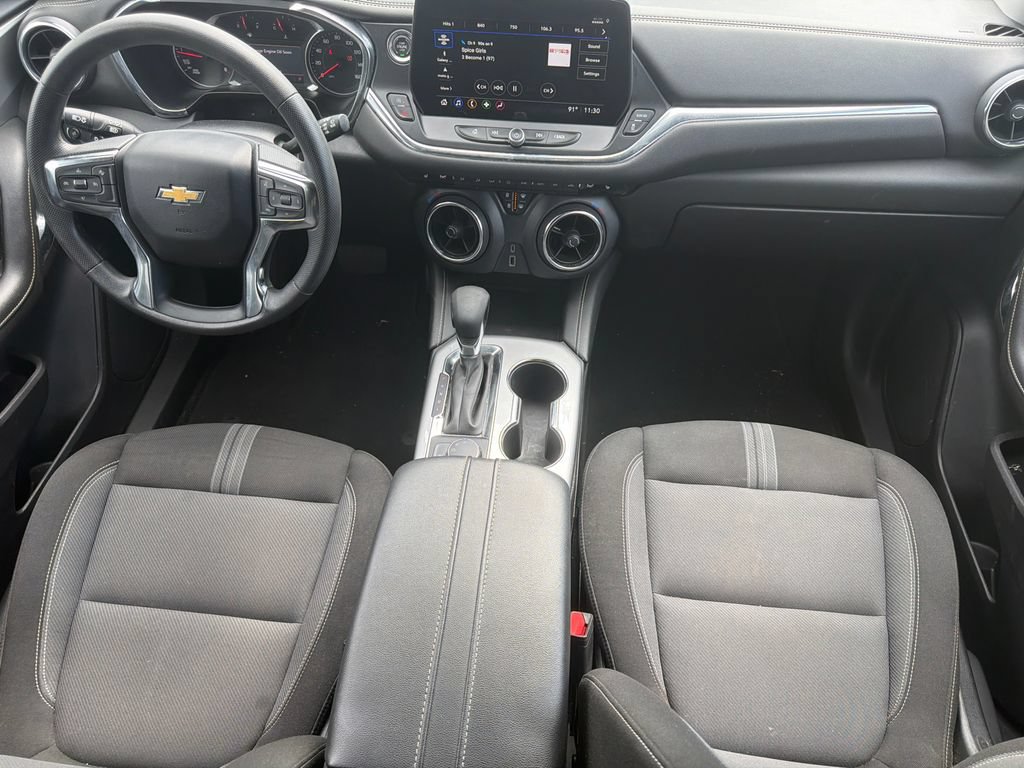 Used 2025 Chevrolet Blazer LT FWD image 27