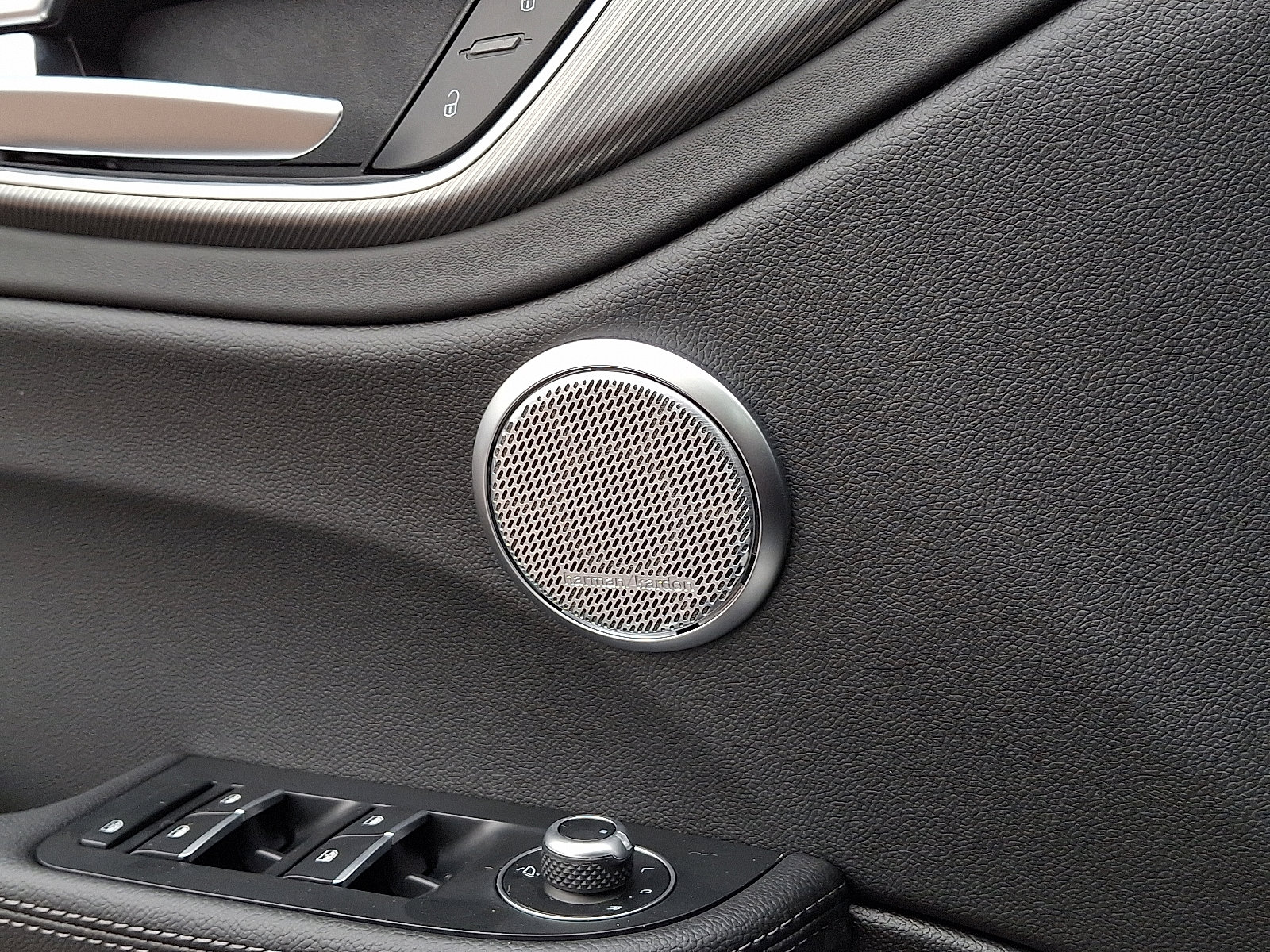 New 2026 Alfa Romeo Giulia AWD image 21