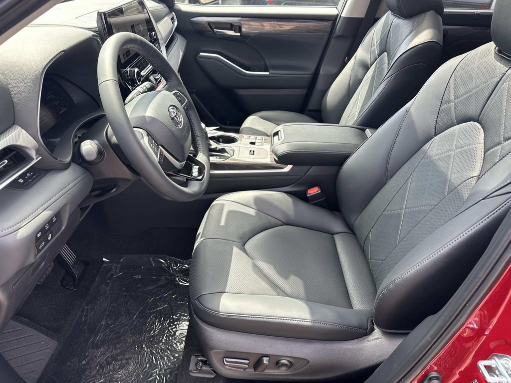 New 2026 Toyota Highlander Platinum AWD/4WD image 19