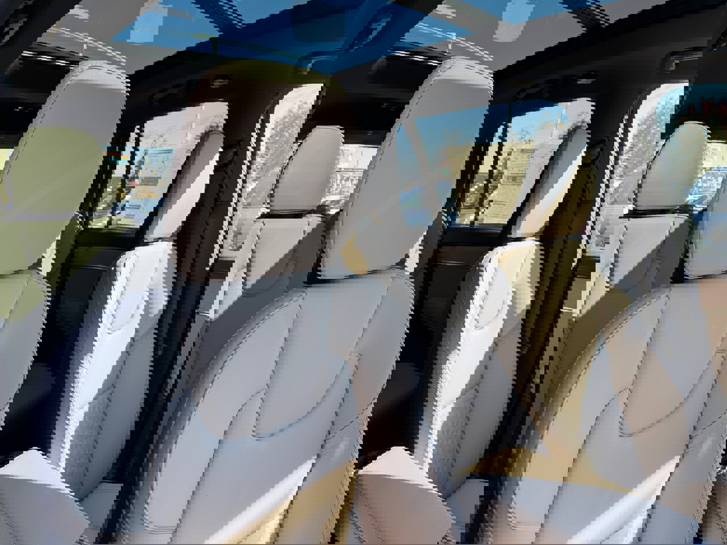 New 2026 Volvo XC90 B6 Core w/ Protection Package Premier image 9