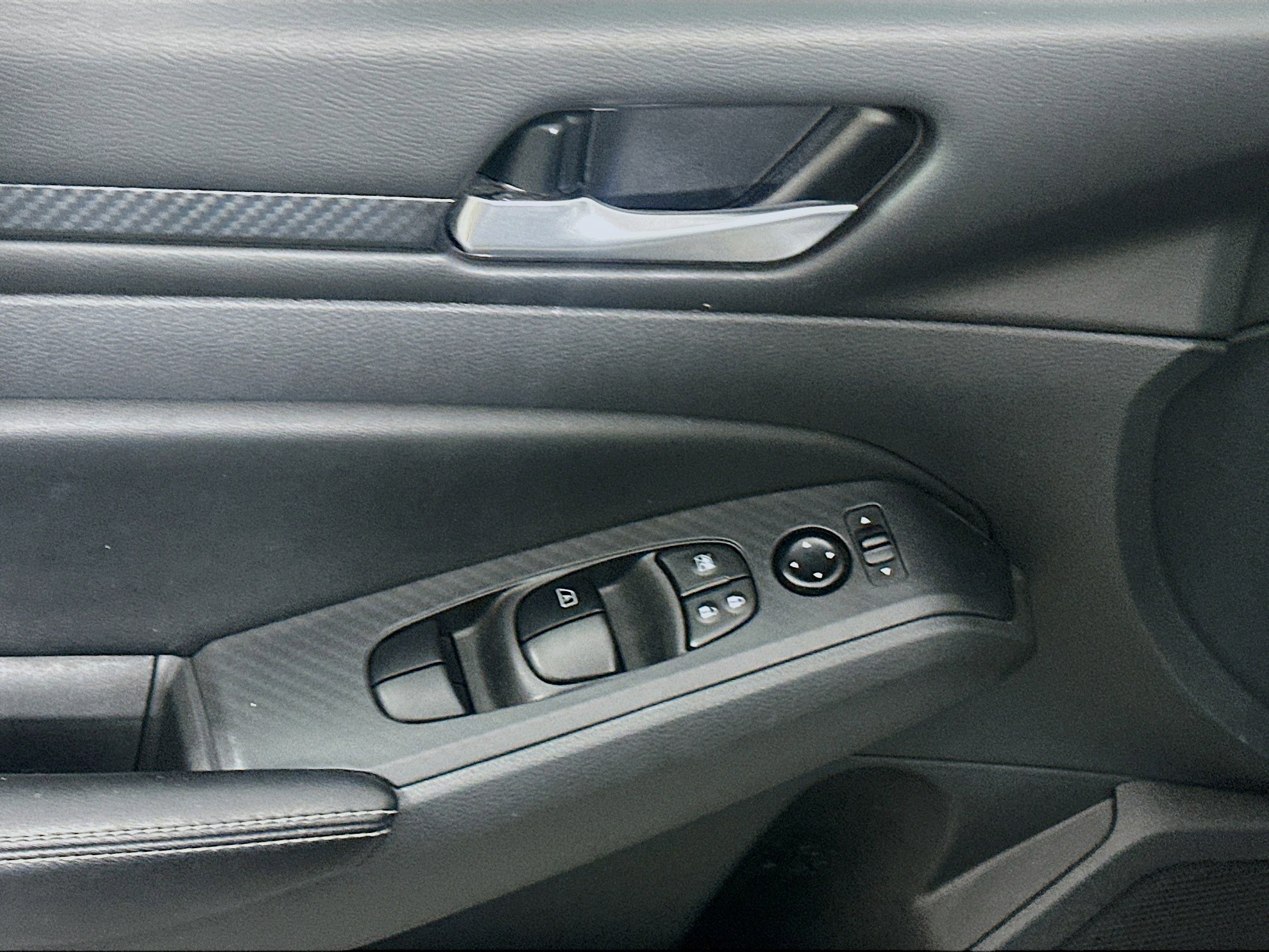 Used 2025 Nissan Altima 2.5 SV image 15