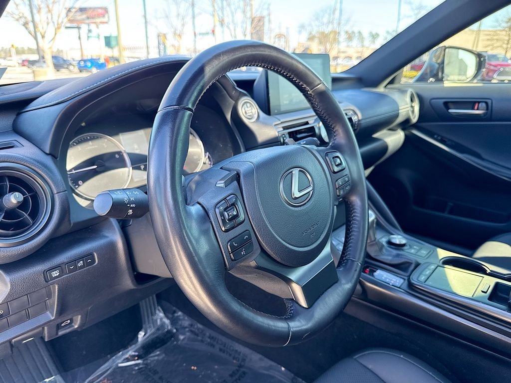 Used 2023 Lexus IS 300 w/ Comfort Package RWD image 21