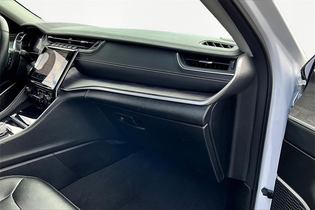 Used 2022 Jeep Grand Cherokee L Limited image 17