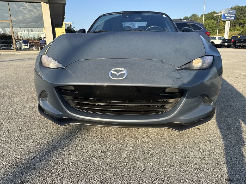 Used 2021 MAZDA MX-5 Miata Club RWD image 2
