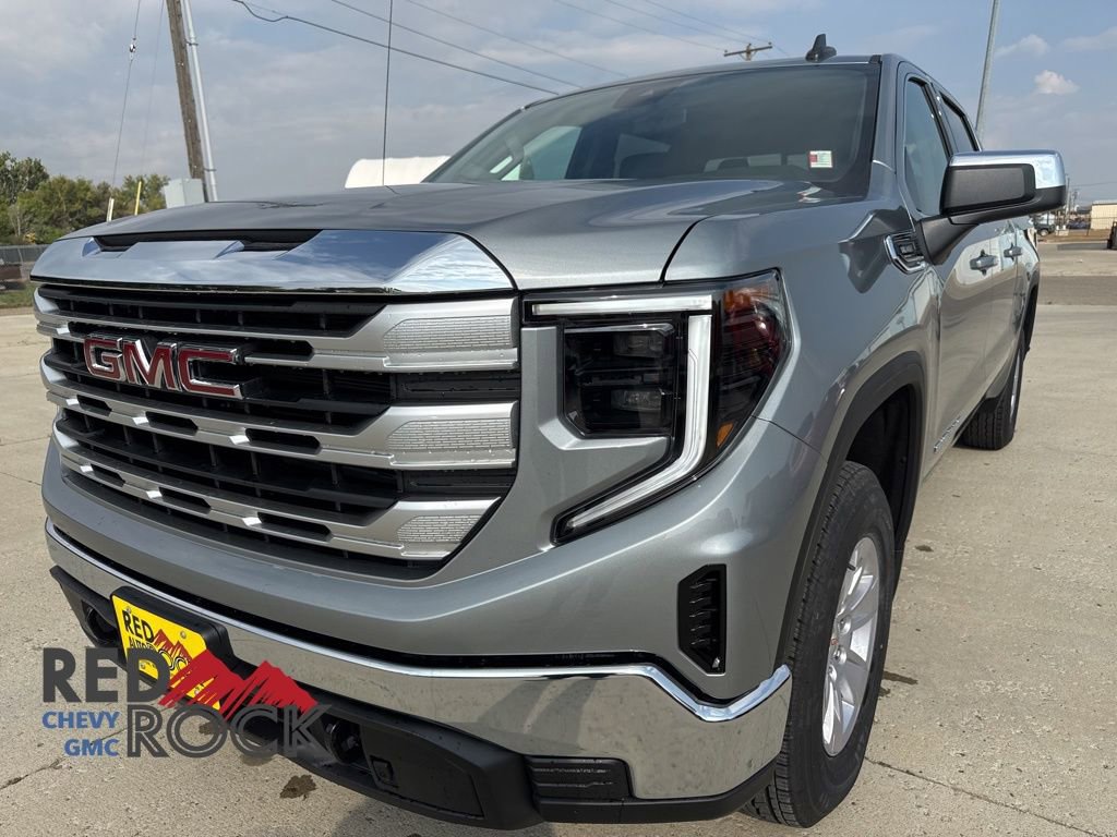 New 2026 GMC Sierra 1500 SLE w/ Preferred Package