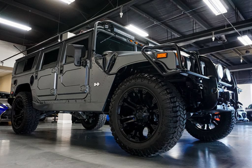 Used 2003 HUMMER H1 4-Door Wagon AWD/4WD image 2
