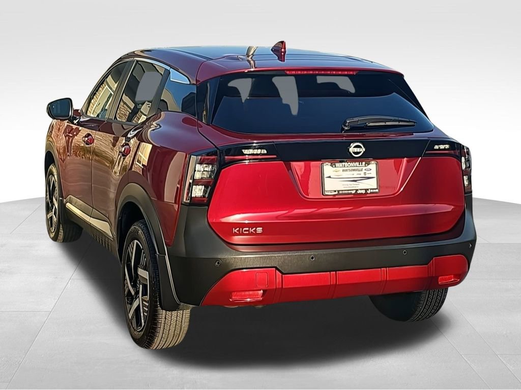 Used 2025 Nissan Kicks SV image 5