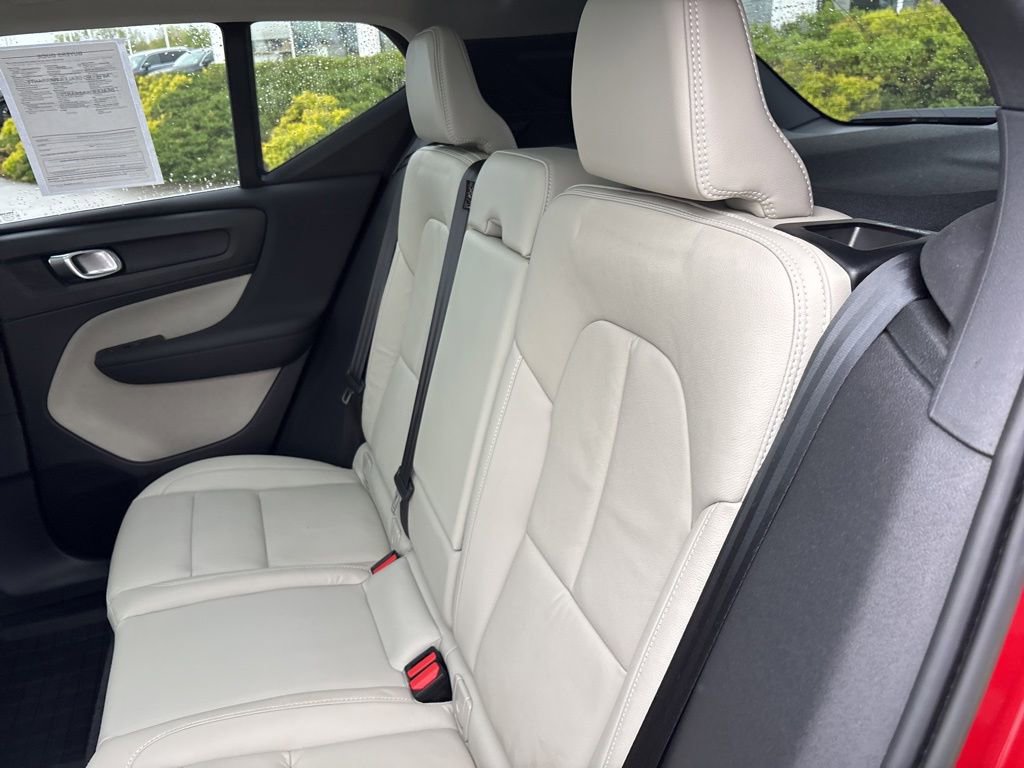 Used 2023 Volvo XC40 B5 Plus w/ Driver Assist Package AWD/4WD image 30