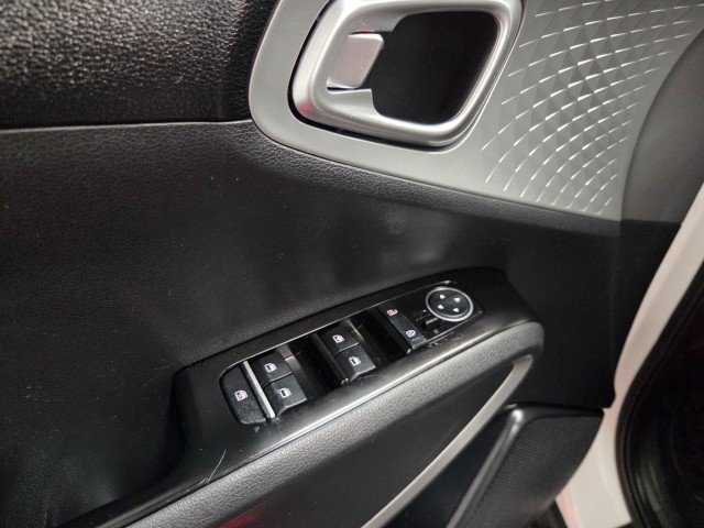 Used 2020 Kia Soul X-Line image 30