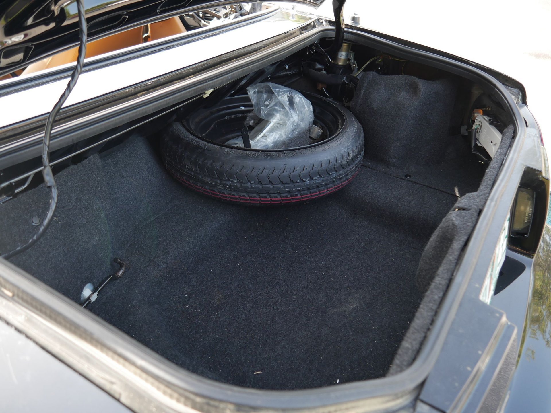 Used 1997 MAZDA MX-5 Miata RWD image 68
