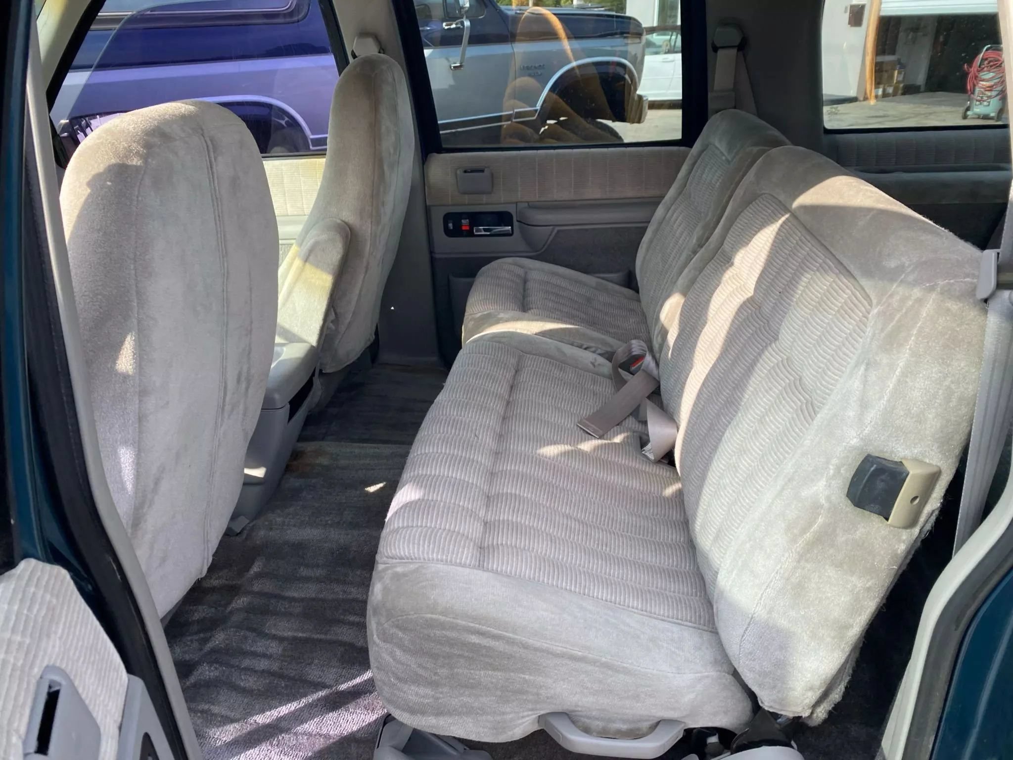 Used 1994 Chevrolet Suburban 2WD image 11