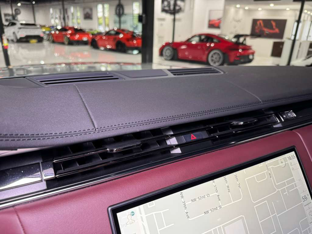 Used 2024 Land Rover Range Rover SE image 24