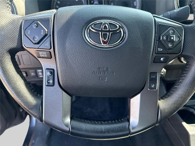 Used 2022 Toyota Tacoma TRD Off-Road AWD/4WD image 12