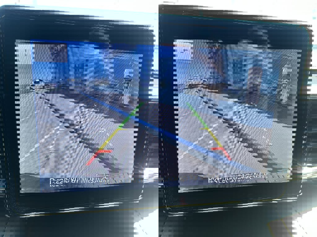 Used 2021 Ford Explorer XLT image 13