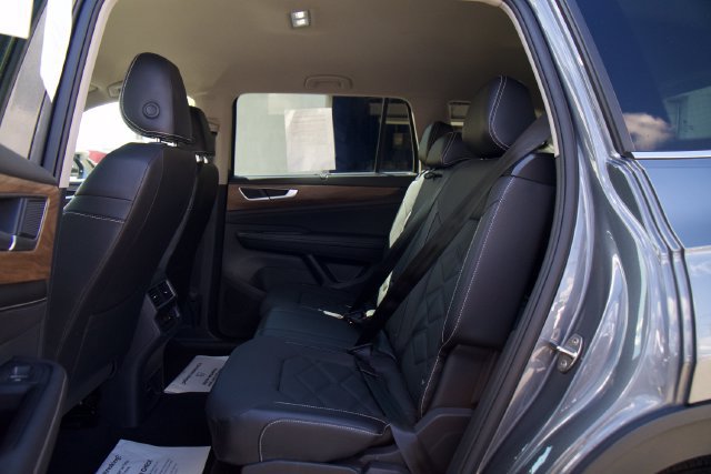 Used 2025 Volkswagen Atlas SE FWD image 27
