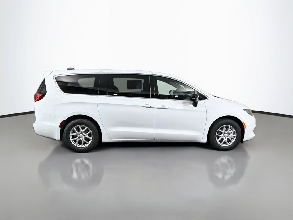 New 2027 Chrysler Pacifica LX FWD image 8