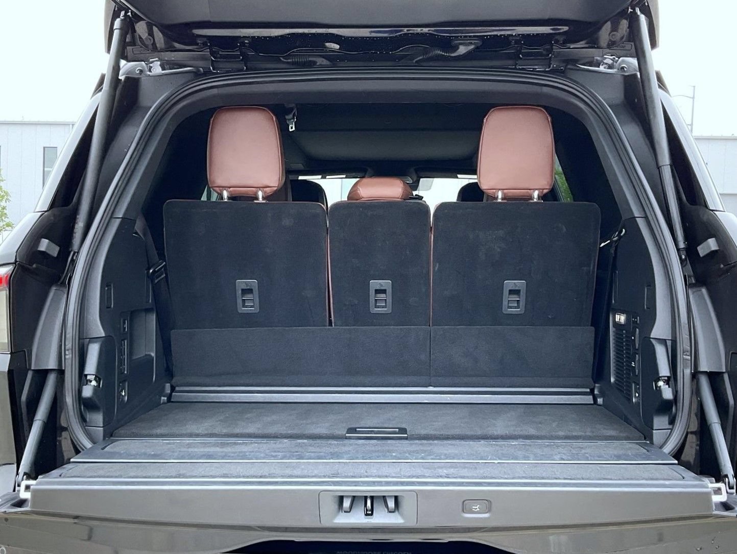 Used 2025 Lincoln Navigator Reserve AWD/4WD image 24