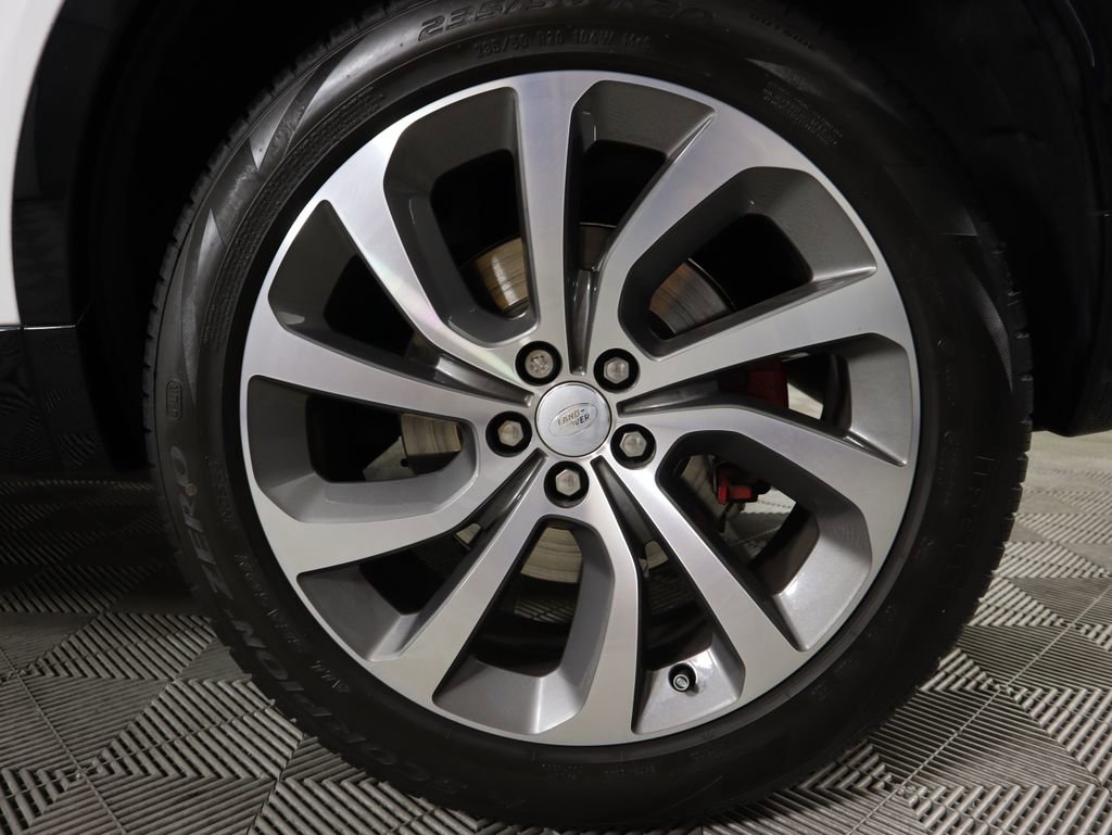 Used 2025 Land Rover Discovery Sport Dynamic SE image 31