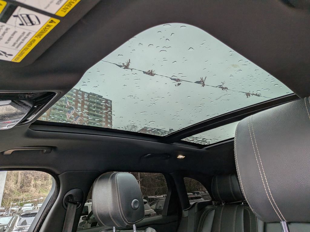 Used 2020 Land Rover Range Rover Velar R-Dynamic S AWD/4WD image 23