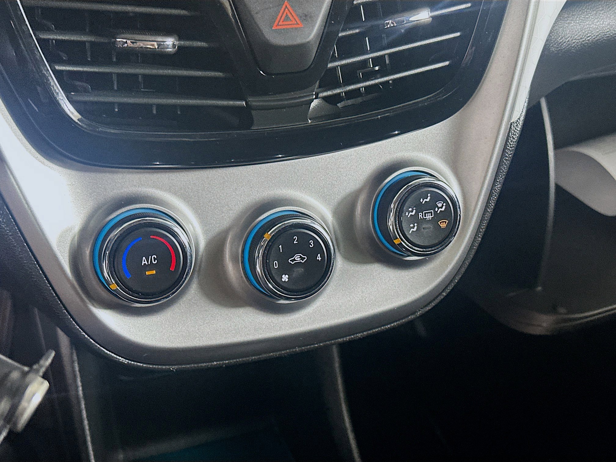 Used 2018 Chevrolet Spark ACTIV image 22