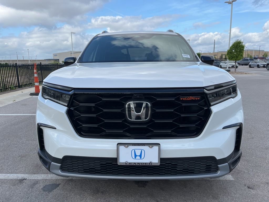 Certified 2023 Honda Pilot TrailSport image 2