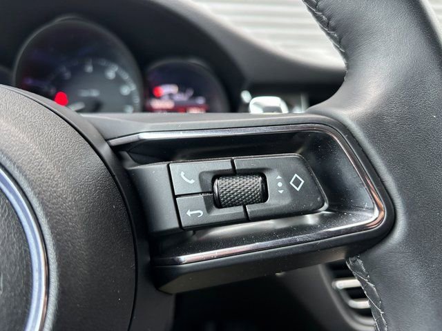 Used 2025 Porsche Macan AWD/4WD image 16