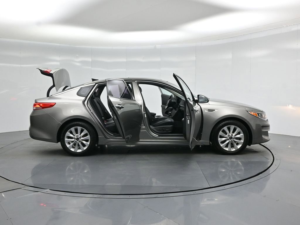 Used 2016 Kia Optima EX w/ Premium Package image 4