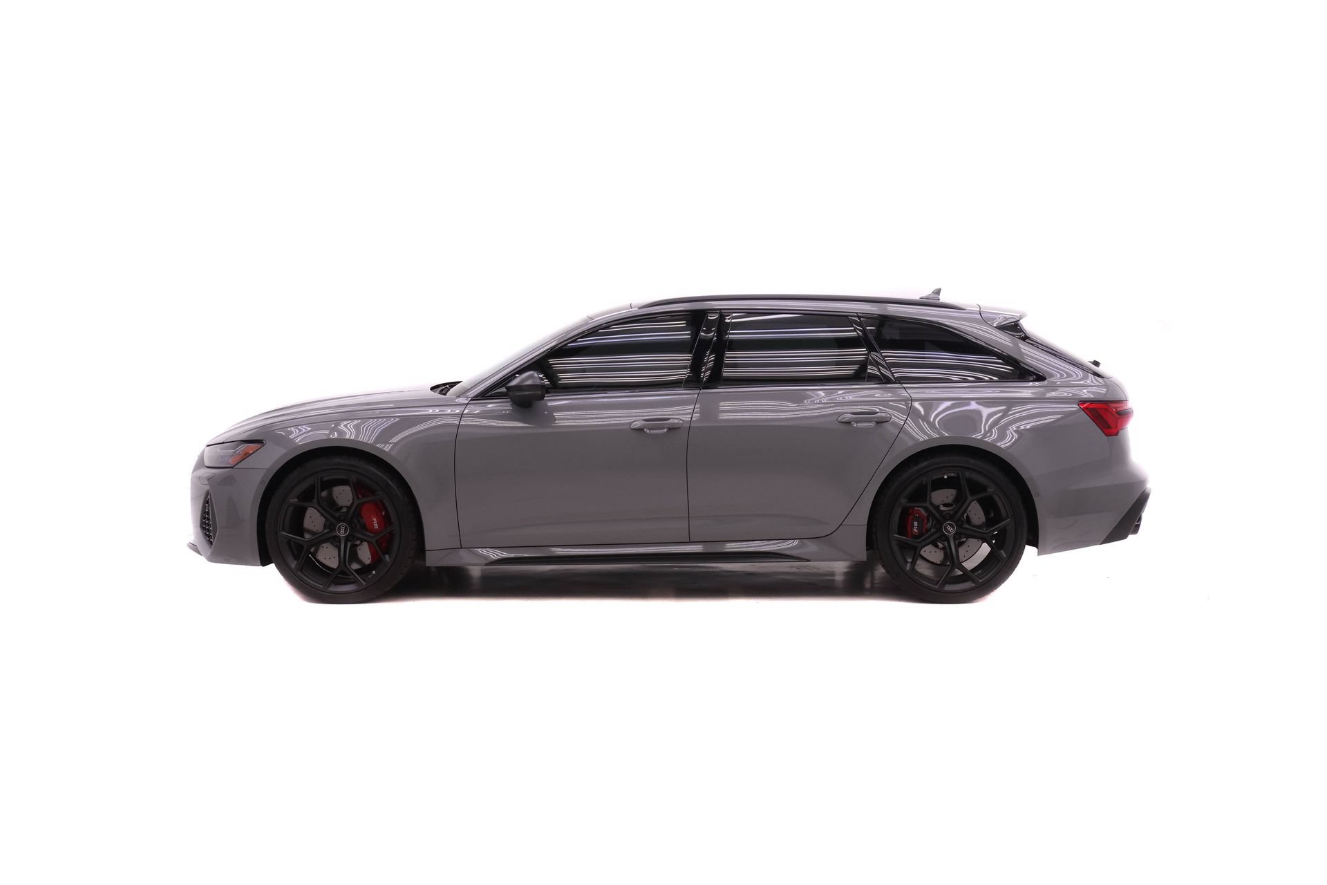 Certified 2025 Audi RS 6 performance AWD/4WD image 3