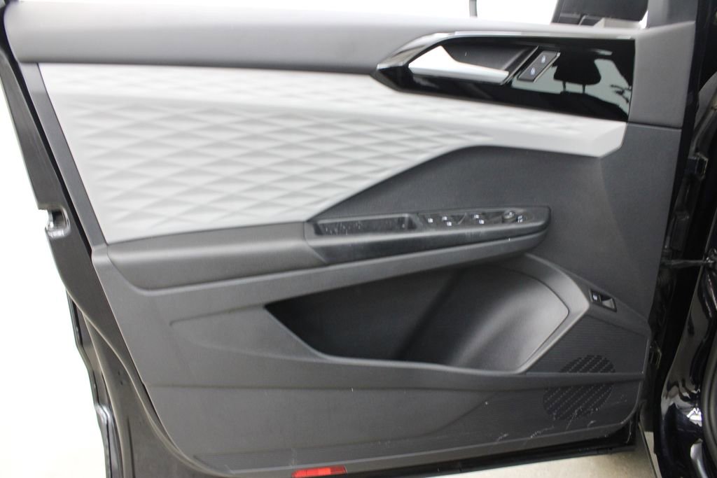 Certified 2022 Volkswagen Taos S FWD image 16
