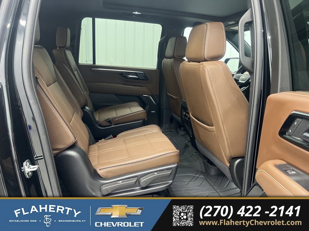 Used 2025 Chevrolet Suburban High Country image 13
