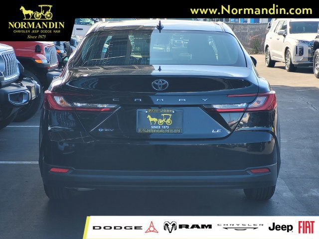 Used 2025 Toyota Camry LE FWD image 4