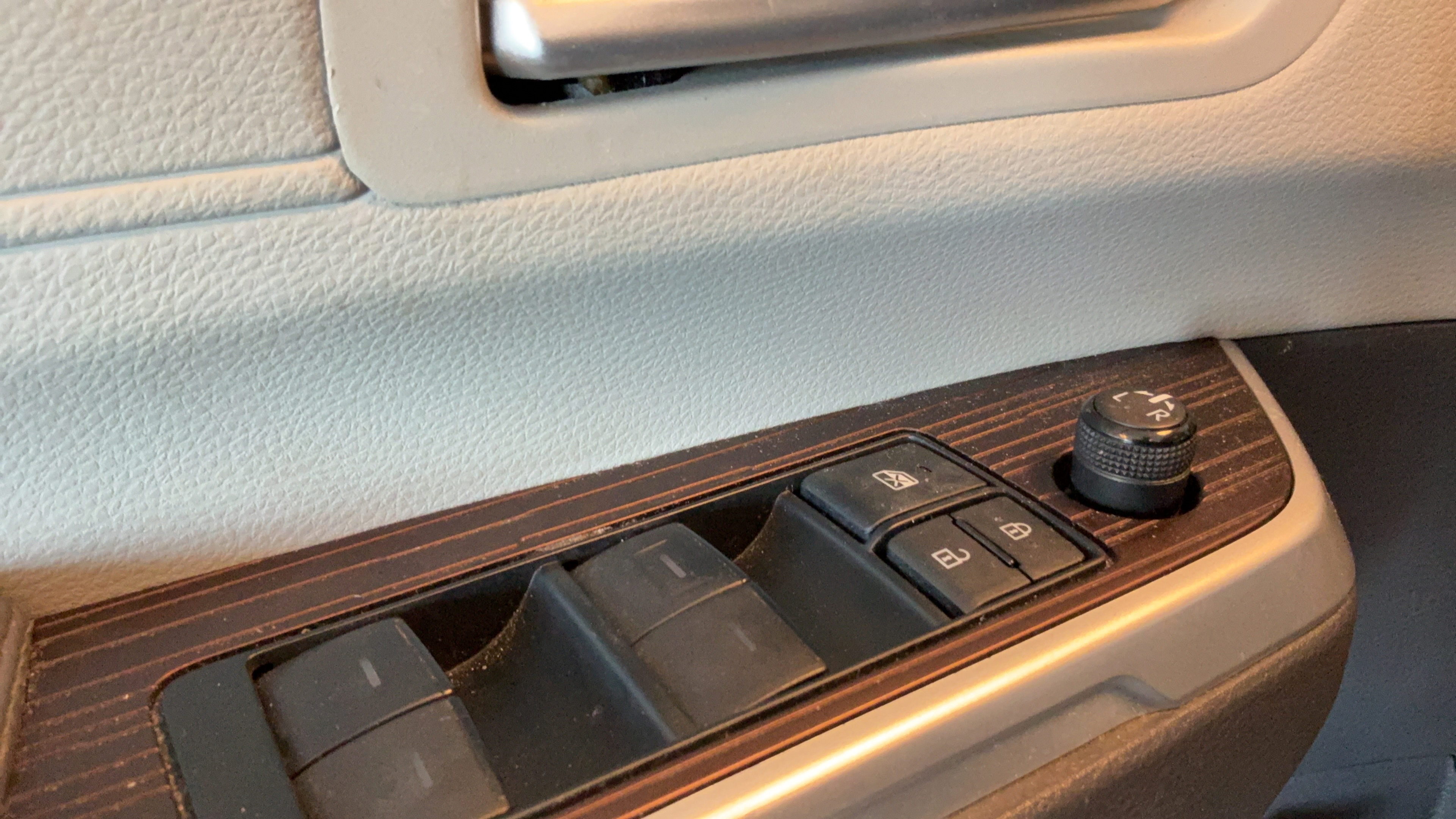 Used 2021 Toyota Sienna XLE FWD image 21