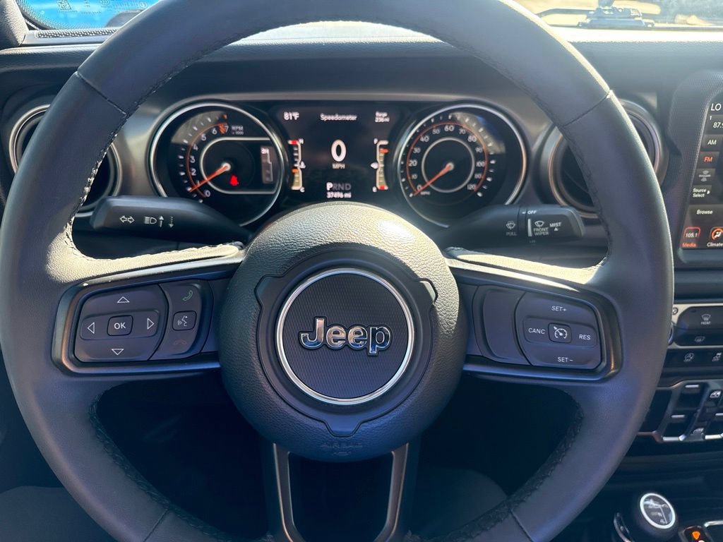 Certified 2023 Jeep Gladiator Sport AWD/4WD image 18