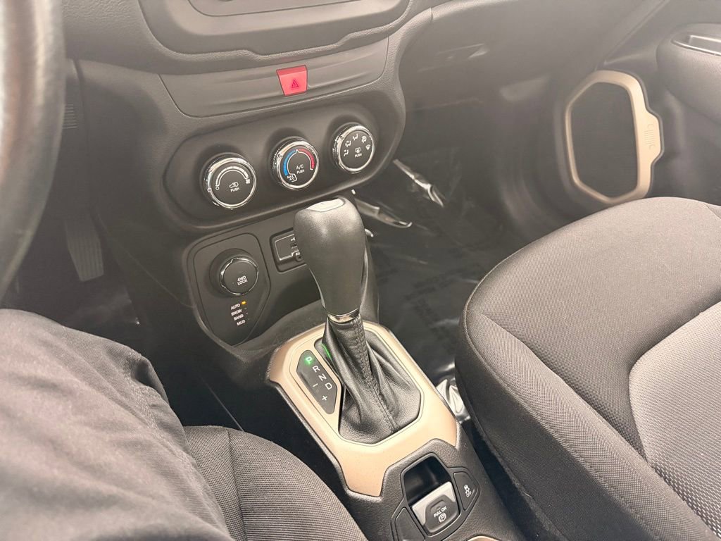 Used 2017 Jeep Renegade Latitude AWD/4WD image 21