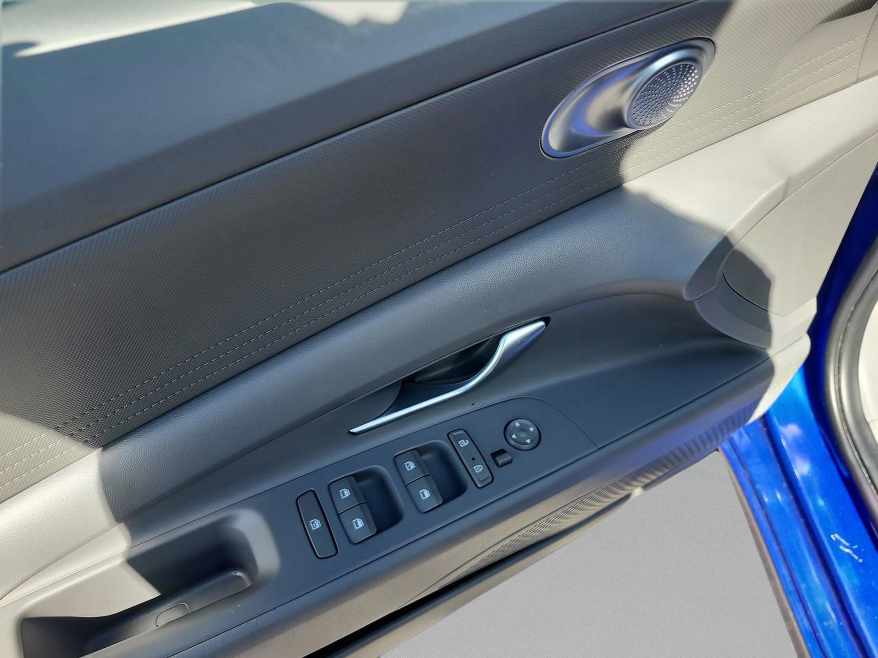 Certified 2023 Hyundai Elantra SEL image 15