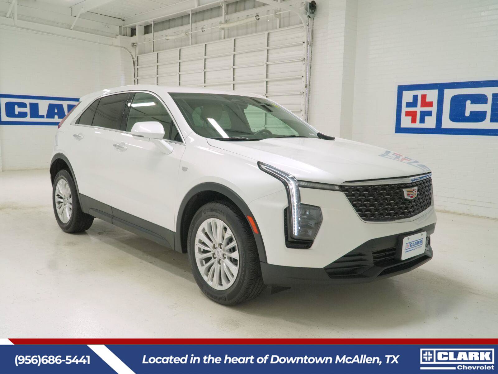 Used 2024 Cadillac XT4 Luxury FWD image 3