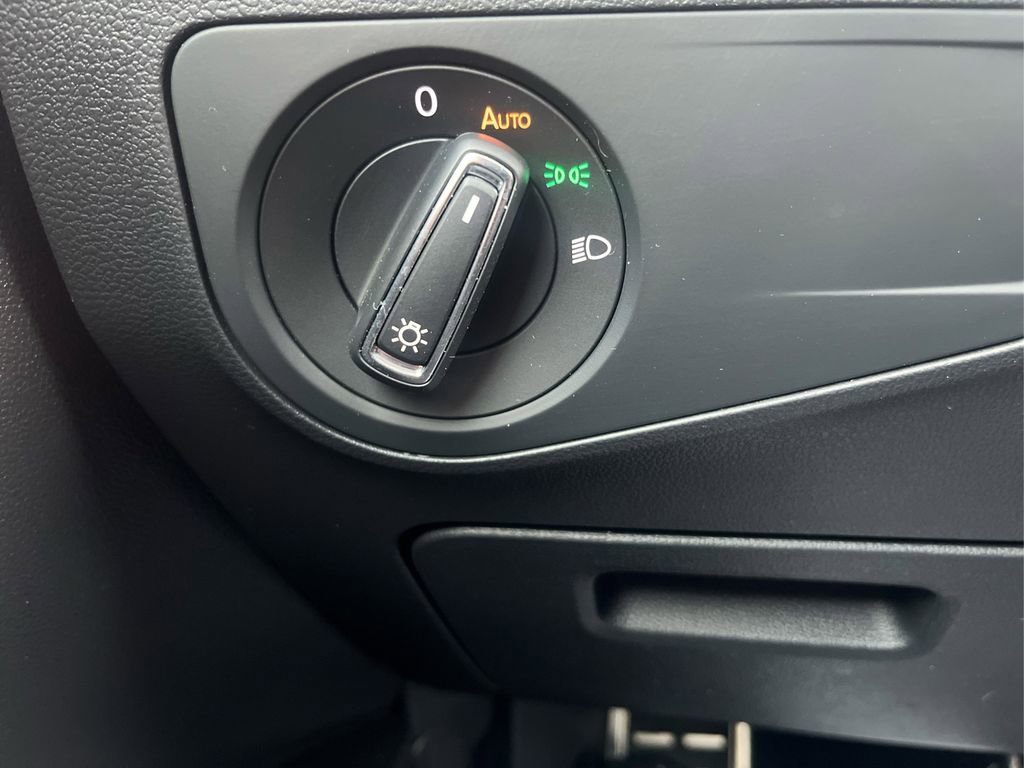 Used 2024 Volkswagen Tiguan SE R-Line image 18