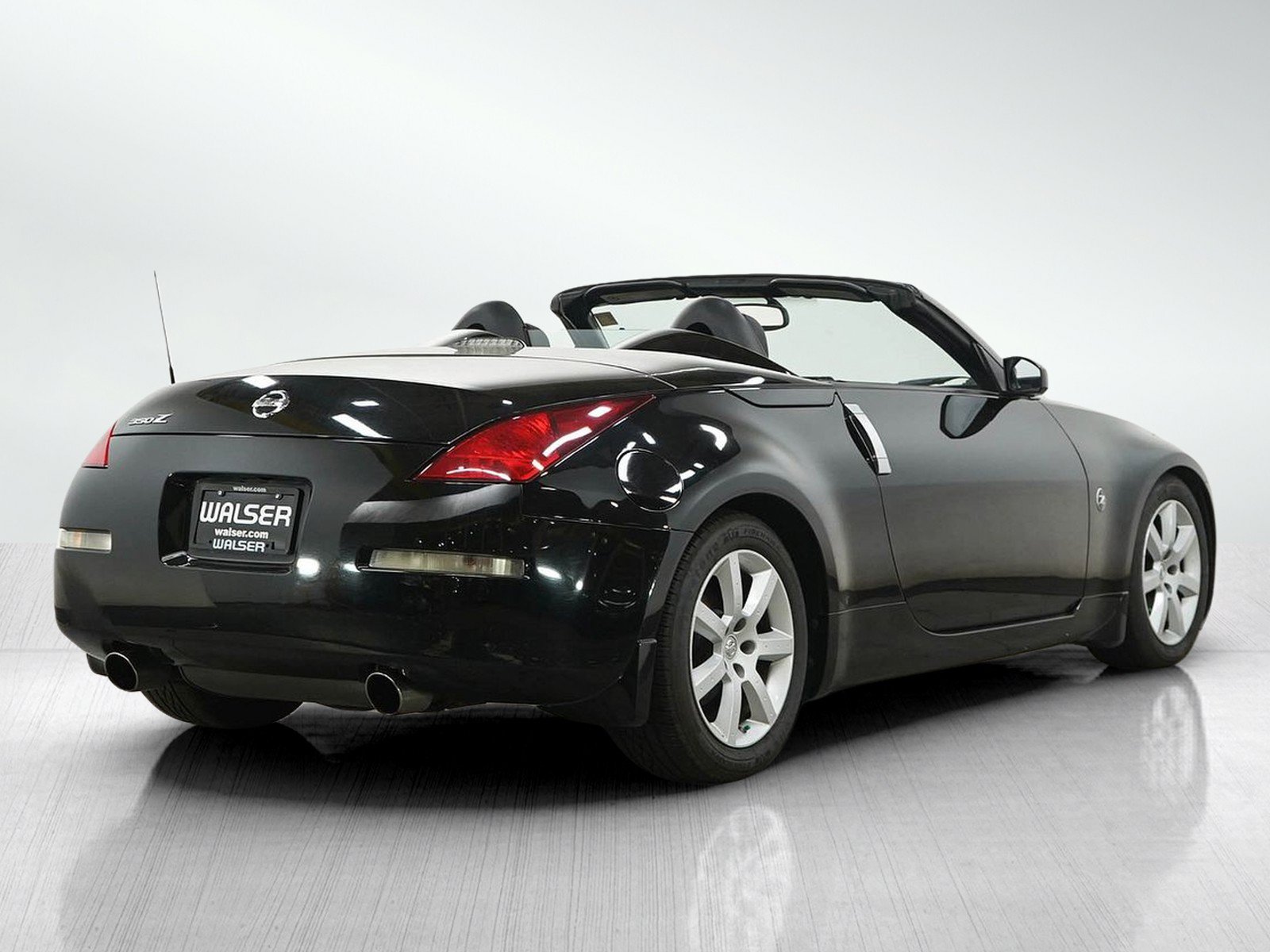 Used 2005 Nissan 350Z Touring RWD image 5
