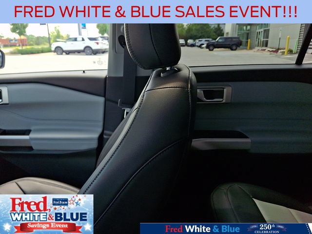 Used 2023 Ford Explorer XLT w/ Equipment Group 202A AWD/4WD image 17