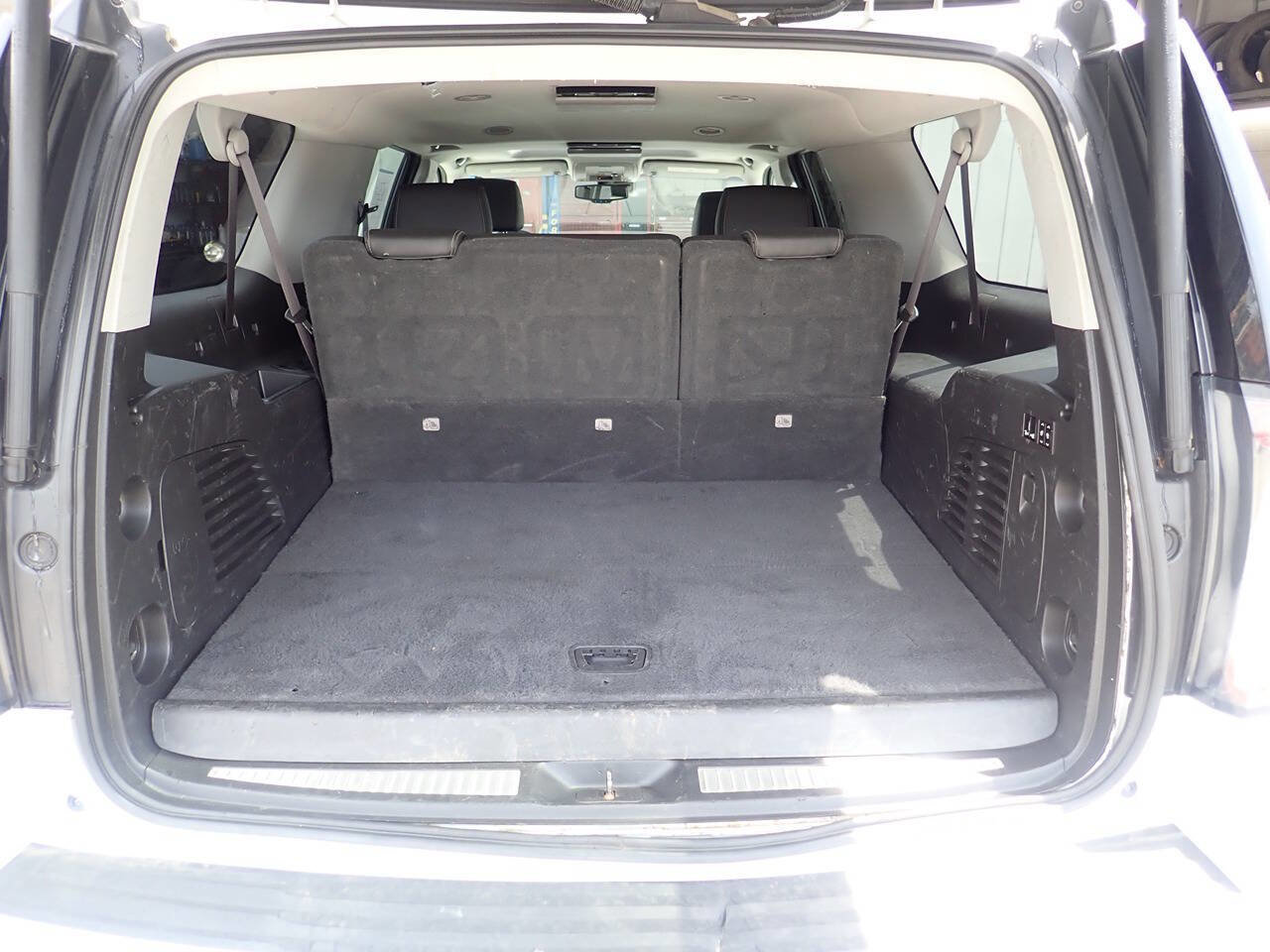 Used 2017 GMC Yukon XL Denali w/ Open Road Package image 28