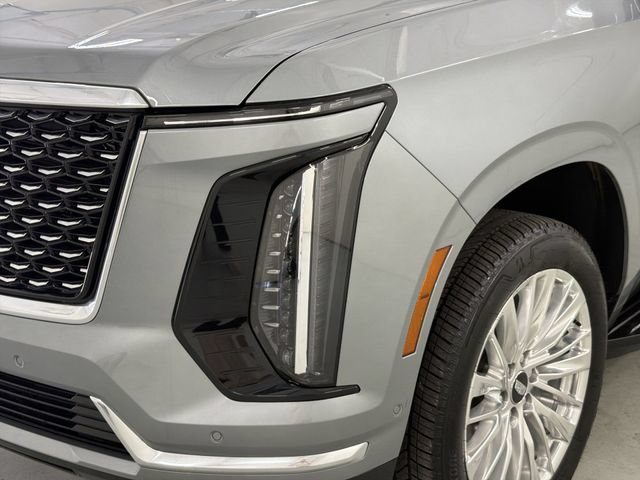 Certified 2025 Cadillac Escalade ESV Premium Luxury AWD/4WD image 15