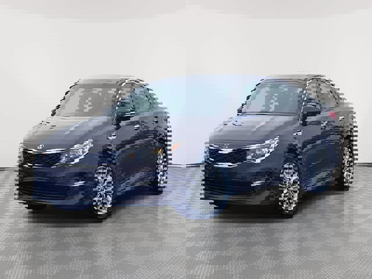 Used 2018 Kia Optima LX w/ 17" Alloy Wheels Package image 1