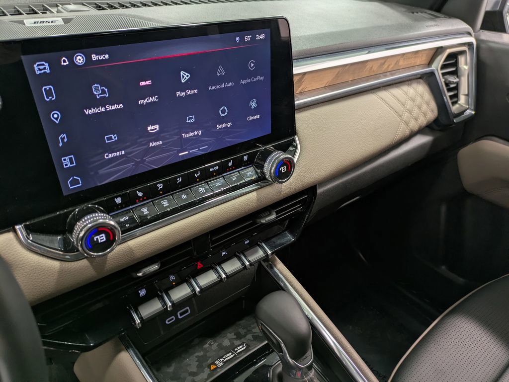 Used 2025 GMC Canyon Denali image 13