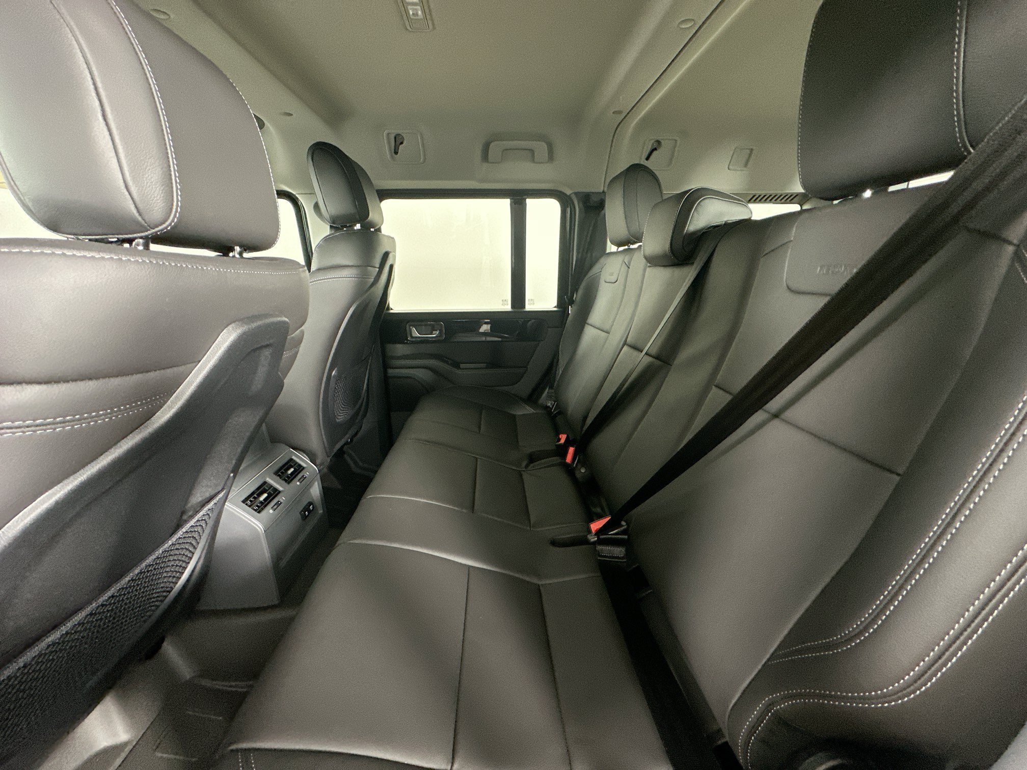 New 2026 INEOS Grenadier Station Wagon AWD/4WD image 39