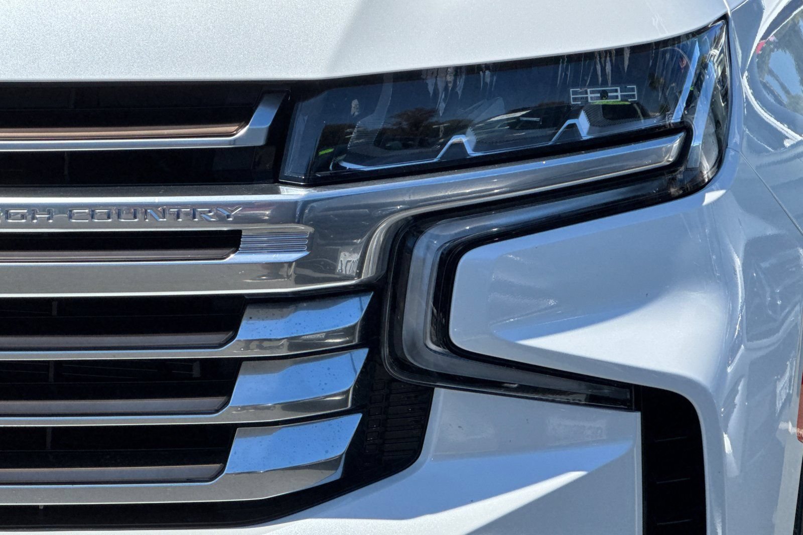 Used 2023 Chevrolet Suburban High Country w/ LPO, Illumination Package AWD/4WD image 48