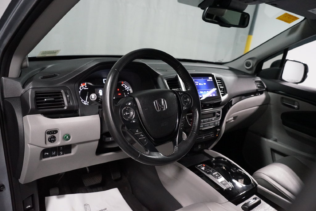 Used 2017 Honda Pilot Touring image 11