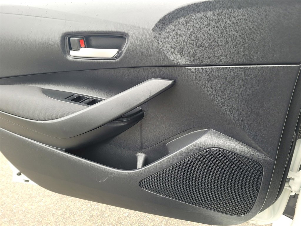 Used 2021 Toyota Corolla LE image 15