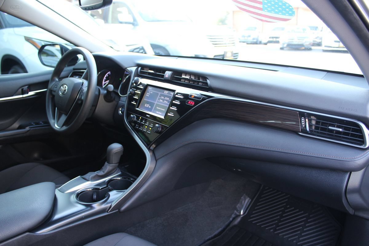 Used 2020 Toyota Camry LE FWD image 21